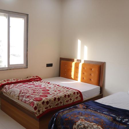 Dolphin Guest House Mathura Buitenkant foto