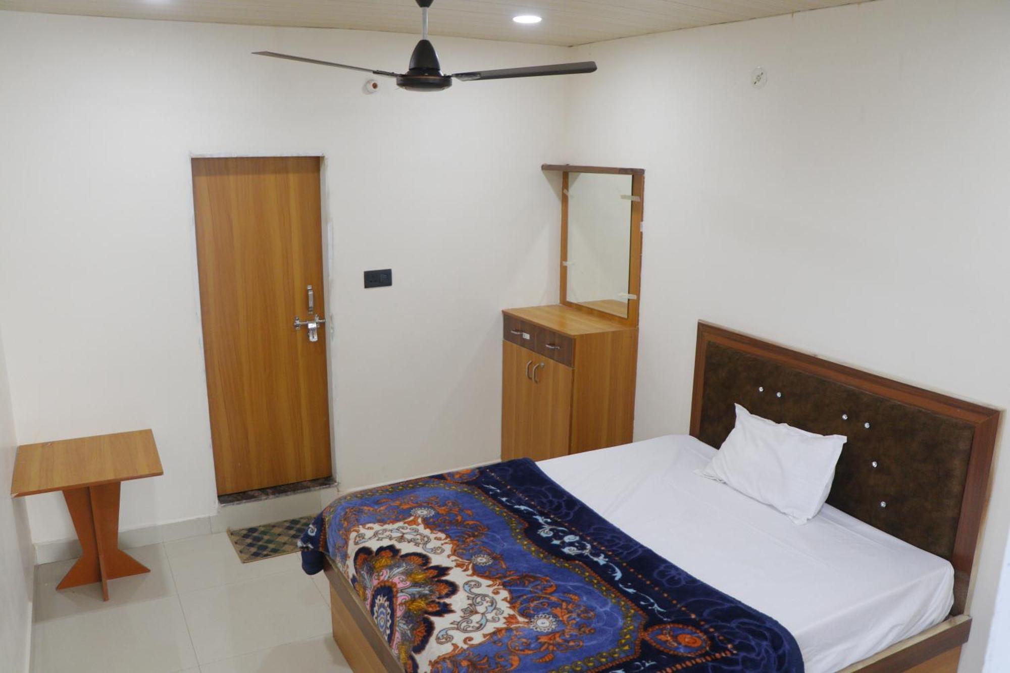Dolphin Guest House Mathura Buitenkant foto