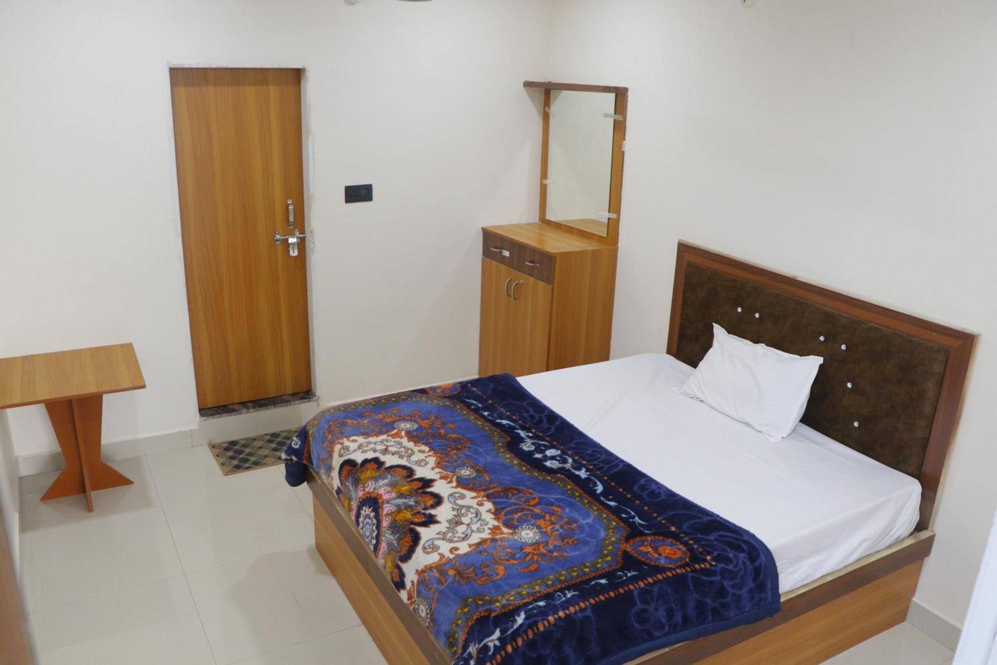 Dolphin Guest House Mathura Buitenkant foto